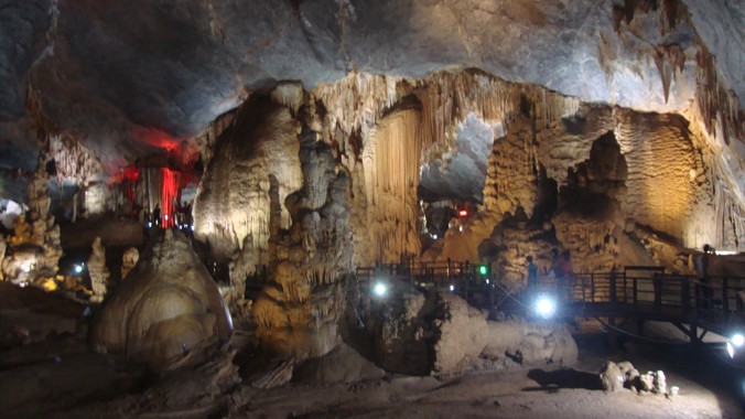 Vẻ đẹp của các hang động đã đem lại nguồn thu lớn cho Quảng Bình.