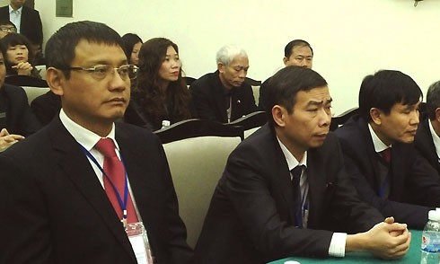 Ông Phạm Việt Dũng (ngoài cùng bên trái) và các thí sinh trong kỳ thi tuyển lãnh đạo Tổng công ty Quản lý bay. Ảnh: Vnexpress.