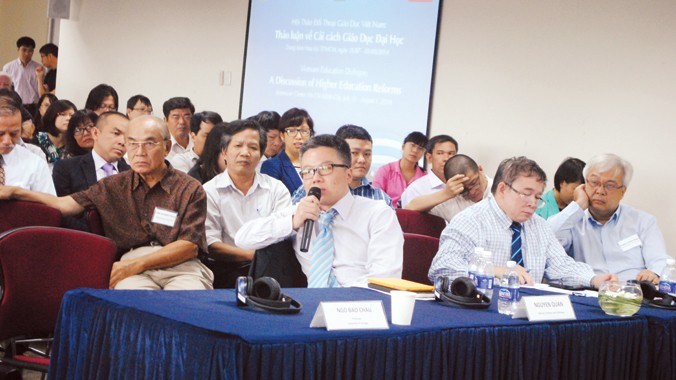 GS Ngô Bảo Châu tại hội thảo Đối thoại Giáo dục - TPHCM 31/7 - 1/8/2014.