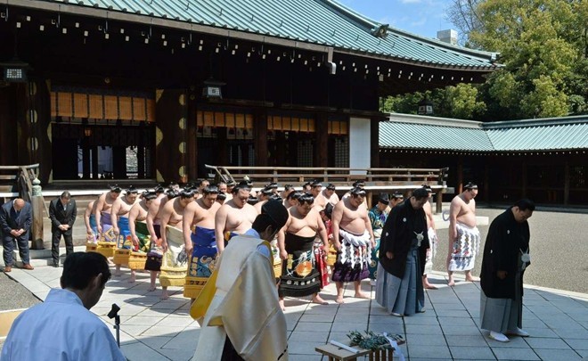 Sumo là một môn võ cổ truyền của Nhật Bản, xuất hiện cách đây khoảng 1.500 năm và được xếp vào hàng những môn võ có lịch sử lâu đời nhất thế giới.