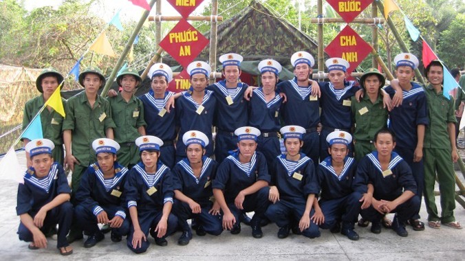Các thanh niên huyện Nhơn Trạch (Đồng Nai) ngày nhập ngũ. Ảnh: TC.