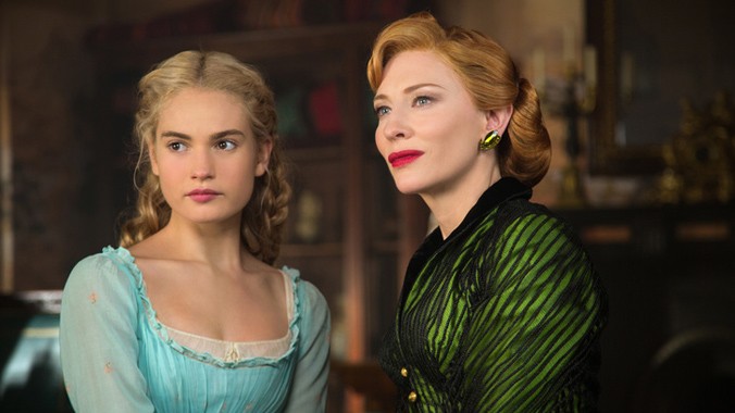 Nhiều người phản ứng rằng các nhà làm phim can thiệp thái quá khiến eo của Lily James (trái) quá nhỏ trên màn ảnh.