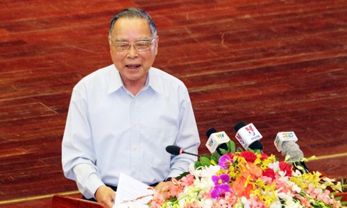 Nguyên Thủ tướng Phan Văn Khải phát biểu tại hội thảo. Ảnh: Vnexpress