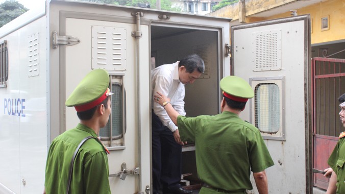 Cựu Cục trưởng Cục Hàng hải Việt Nam, Dương Chí Dũng, bị kết án tử hình và phải bồi hoàn hơn 100 tỷ đồng. Ảnh: BT. 