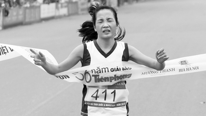 Hoàng Thị Thanh cán đích ở cự ly marathon nữ