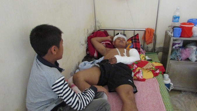 Công nhân bị thương vụ sập giàn giáo Formosa đang điều trị tại BV Đa khoa Hà Tĩnh.