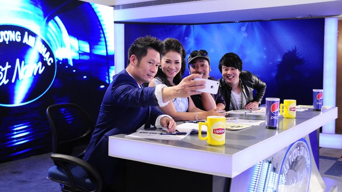 Bộ tứ giám khảo trong chương trình Vietnam Idol 2015.