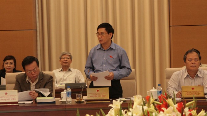 Chủ nhiệm Ủy ban Tư pháp Nguyễn Văn Hiện nêu quan điểm, sửa đổi Bộ luật Hình sự phải bảo đảm nguyên tắc chức vụ càng cao thì hình phạt càng phải nặng.