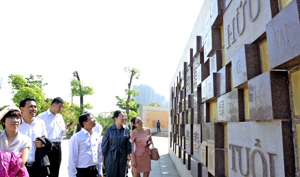 Đoàn đại biểu thanh niên Việt Nam thăm một di sản ở Quảng Châu (Trung Quốc). Ảnh: Xuân Tùng.