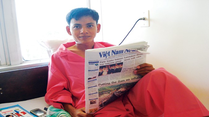 Bệnh nhân Ung Kunvibol (quốc tịch Campuchia) điều trị tại Khoa Quốc tế BV Chợ Rẫy TPHCM. Ảnh: Anh Khôi.