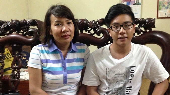 Chu Ân Lai và mẹ tại nhà riêng. Ảnh : Nguyễn Hà.
