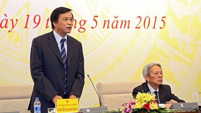 Ông Nguyễn Hạnh Phúc, Chủ nhiệm Văn phòng Quốc hội phát biểu tại buổi họp báo ngày 19/5. Ảnh: Như Ý. 