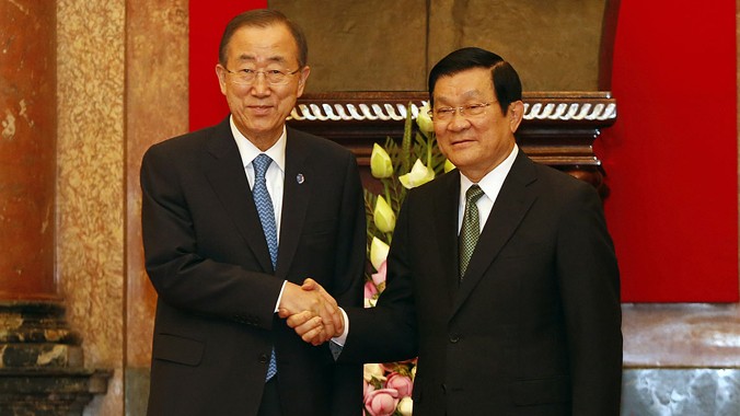 Chủ tịch nước Trương Tấn Sang và Tổng thư ký LHQ Ban Ki-moon trong cuộc họp báo chung hôm 22/5. Ảnh: Trúc Quỳnh.