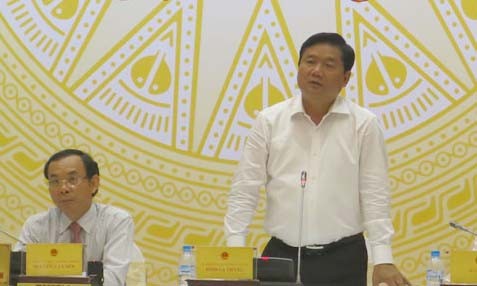 Bộ trưởng GTVT Đinh La Thăng tại buổi họp báo. 