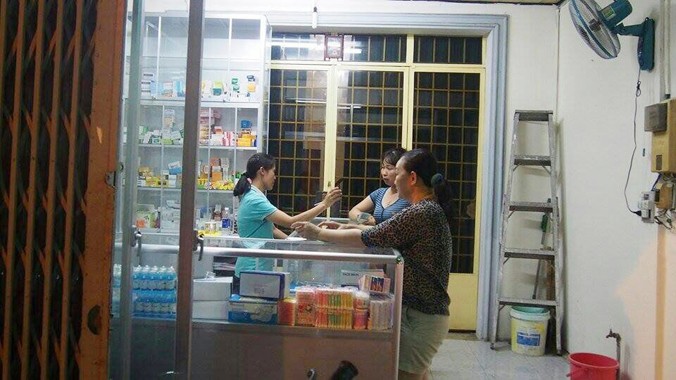 Nhà thuốc Phạm Tuyền hoạt động khi chưa có giấy phép, chưa bảng hiệu. Ảnh do bạn đọc cung cấp.