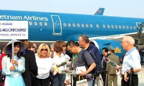 Vietnam Airlines nói gì về việc tăng giá vé?
