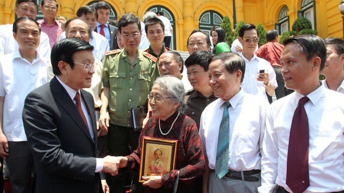 Chủ tịch nước Trương Tấn Sang gặp mặt thân mật Đoàn đại biểu Hội Nhà báo Việt Nam. Ảnh: TTXVN.
