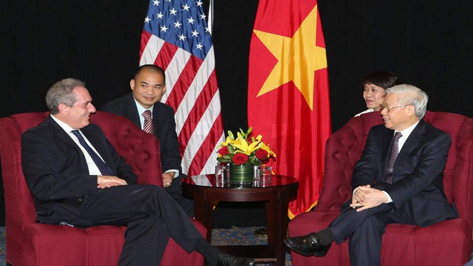 Tổng Bí thư Nguyễn Phú Trọng tiếp Đại diện Thương mại Mỹ Michael Froman. Ảnh: TTXVN.