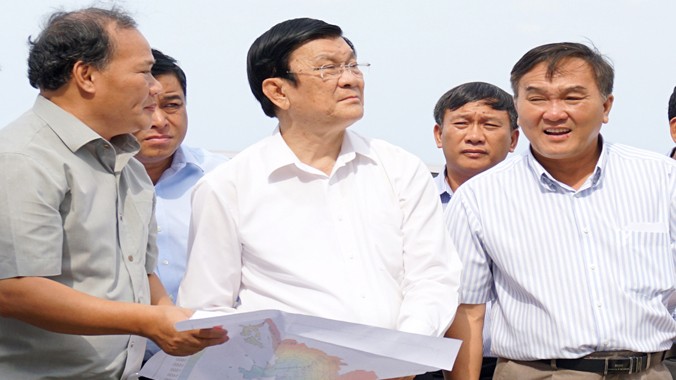 Chủ tịch Trương Tấn Sang thăm hồ chứa nước Cam Ranh, nghe báo cáo về công tác chống hạn tại Khánh Hòa.