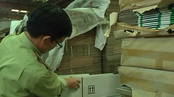Phân bón made in USA được phát hiện tại kho sản xuất Cty Thuận Phong ở tỉnh Đồng Nai. Ảnh: Ban 389.