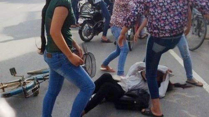 Nữ sinh đánh nhau ở tỉnh Phú Thọ.
