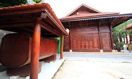Một góc nhà gỗ trong quần thể biệt thự của đại gia vàng Ngô Văn Quang trên rừng đặc dụng Nam Hải Vân. Ảnh: Vnexpress
