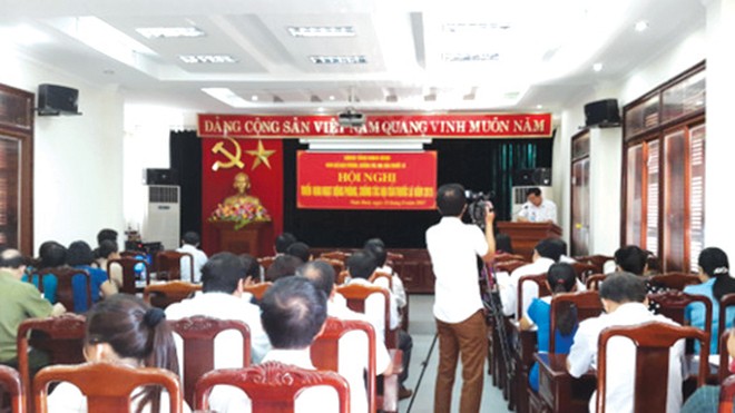 Ông Vũ Mạnh Dương - Giám đốc Sở Y tế, Phó Ban chỉ đạo phòng chống tác hại của thuốc lá tỉnh phát biểu khai mạc hội nghị.