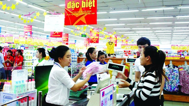 Hệ thống siêu thị Co.opmart toàn quốc phục vụ hàng mua sắm chương trình Tự hào hàng Việt 2015.