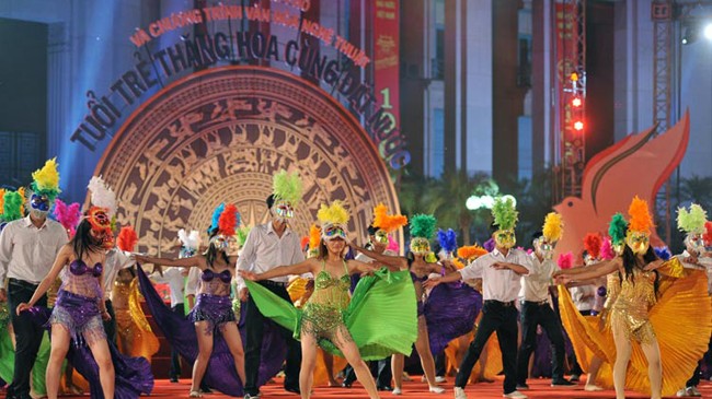 Lễ hội đường phố Hà Nội có sự tham gia của nhiều nghệ sĩ trong và ngoài nước.