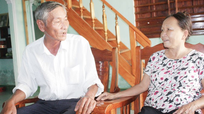 Bà Nguyên Thị Tân và ông Trần Phước Hiệp kể về đội du kích cảm tử Nguyễn Văn Trỗi.