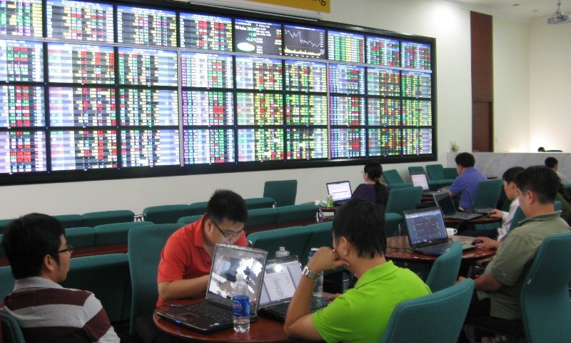Tháng 8, khối ngoại bán ròng trên TTCK Việt Nam 374 tỷ