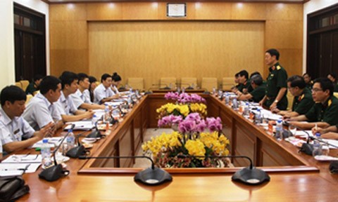 Thượng tướng Lê Hữu Đức (đứng) khẳng định Bộ Quốc phòng sẽ phối hợp cùng đoàn thanh tra làm rõ các vấn đề theo yêu cầu nội dung thanh tra Ảnh: TTCP