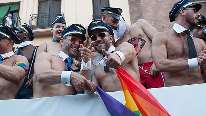 Tây Ban Nha kiếm bẫm nhờ du khách đồng giới