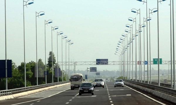 Dự án đường cao tốc Cầu Giẽ-Ninh Bình được tạo nhám sẽ nâng tốc độ tối đa lên 120km/giờ. Ảnh: Vietnam+ 
