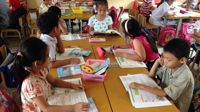 Giờ học theo mô hình VNEN tại một trường tiểu học. Ảnh: Nguyễn Hà.