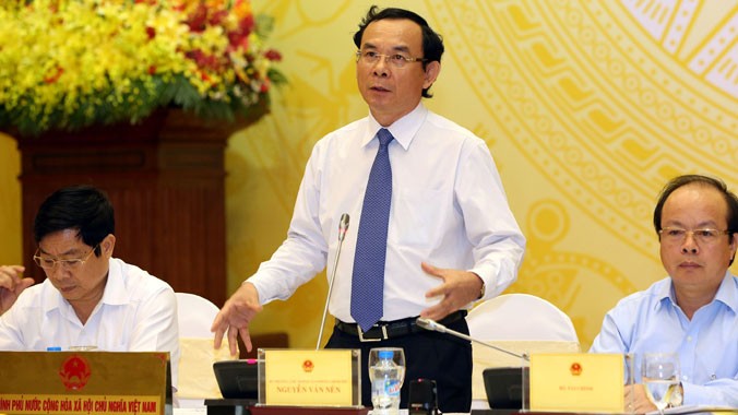 Bộ trưởng, Chủ nhiệm VPCP Nguyễn Văn Nên trả lời báo chí.