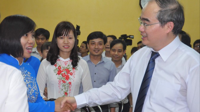 Ông Nguyễn Thiện Nhân giao lưu với thầy trò Trường THPT Cổ Loa- Đông Anh (Hà Nội).