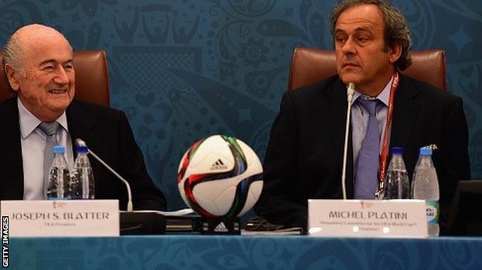 Hai ông Sepp Blatter (trái) và Michel Platini bị FIFA bác đơn khiếu nại án phạt cấm tham gia hoạt động bóng đá trong 90 ngày. Ảnh: GETTY IMAGES.