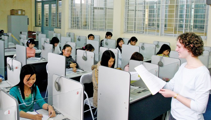 Sinh viên trong giờ học ngoại ngữ tại Trường ĐH Bách khoa, Hà Nội. Ảnh: Ngọc Châu.