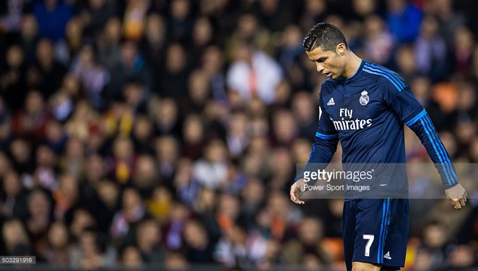 Ronaldo chơi mờ nhạt trong ngày Real bị cầm hoà trên sân Mestalla của Valencia. Ảnh: GETTY IMAGES.