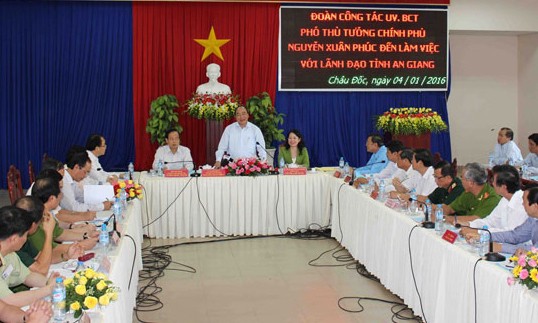 Phó Thủ tướng Nguyễn Xuân Phúc làm việc với lãnh đạo tỉnh An Giang. Ảnh: Chinhphu.vn