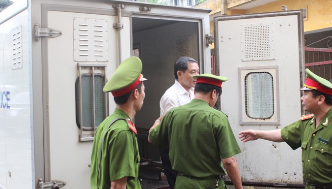 Dương Chí Dũng trong phiên xử hồi giữa năm 2014. Ảnh: Bảo Thắng.