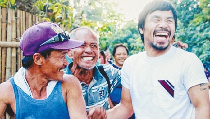 Manny Pacquiao (phải) sẽ treo găng sau trận đấu ngày 9/4 để tập trung cho sự nghiệp chính trị. Ảnh: INSTAGRAM.
