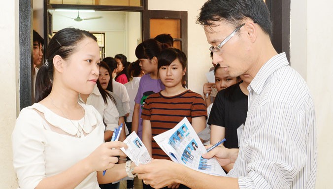 Thí sinh dự thi tại trường ĐH Công nghiệp Hà Nội. (Ảnh chụp vào ngày 4/7/2015).