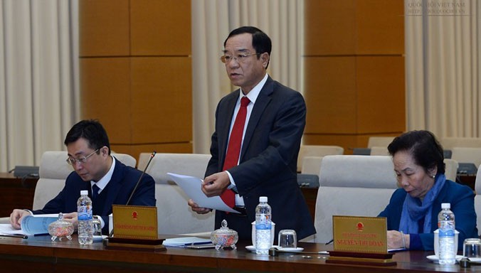 Chủ nhiệm Văn phòng Chủ tịch nước Đào Việt Trung trình bày dự thảo Báo cáo về công tác nhiệm kỳ 2011-2016 của Chủ tịch nước.