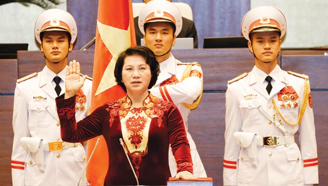 Tân Chủ tịch Quốc hội Nguyễn Thị Kim Ngân tuyên thệ trước Quốc hội. Ảnh: Như Ý.