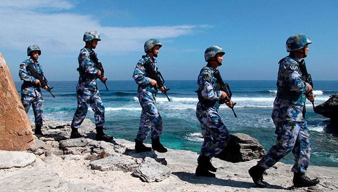Lính hải quân Trung Quốc hiện diện trái phép trên đảo Phú Lâm thuộc quần đảo Hoàng Sa của Việt Nam.