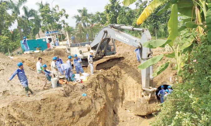 Dự án nước sạch sông Đà 1 liên tục bị vỡ đường ống.