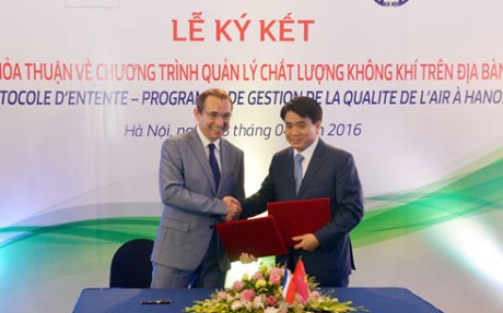 Chủ tịch UBND TP Hà Nội Nguyễn Đức Chung và Đại sứ Pháp tại Việt Nam