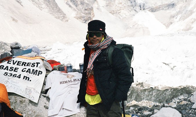 Mạnh Duy và khoảnh khắc hạnh phúc khi chinh phục được Everest Base Camp.